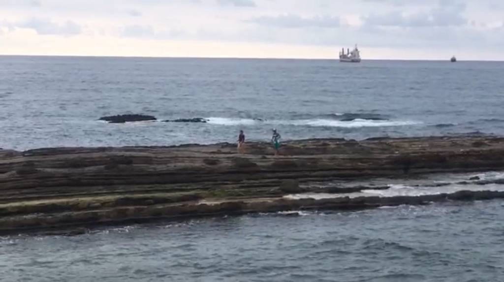 Atrapados en la playa de la Concha (Santander)