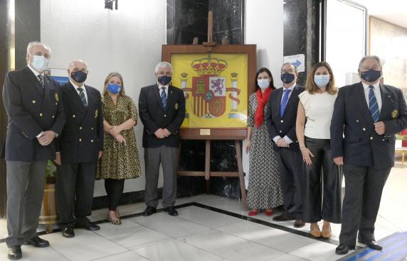 La alcaldesa participa mañana en el homenaje a los marinos reunion_con_capitanes_yate_2.jpg
