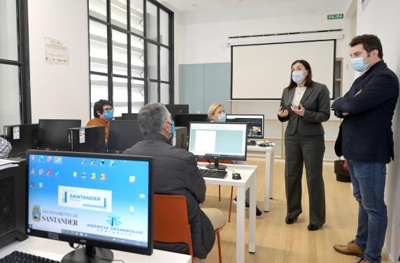 visita_programas_empleo_telecentro_tabacalera_2.jpg