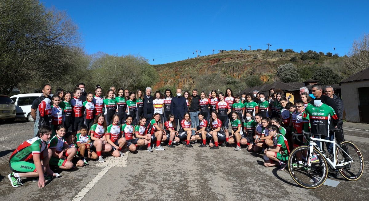 Turismo-patrocina-al-equipo-UCI-Rio-Miera-Cantabria-Deporte-en-su.jpeg