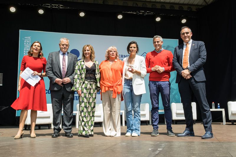 El-Gobierno-traslada-su-apoyo-a-la-enfermeria-en-el.jpeg