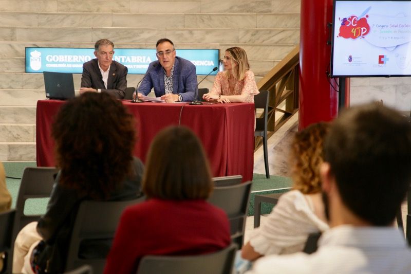 El-consejero-de-Sanidad-ensalza-la-gran-labor-de-la.jpeg