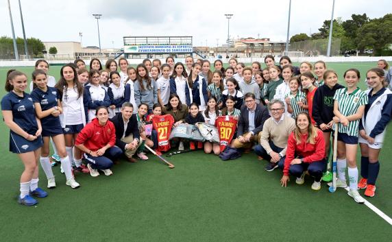 La alcaldesa pone en valor “la ilusión y el esfuerzo” noticias/imagen-asociada/2022/05/clinic_hockey_la_albericia_4.jpg
