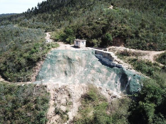 Avanzan las obras de estabilización del talud de la tubería noticias/imagen-asociada/2022/06/argayo_riosapero.jpg