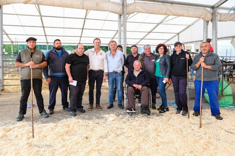 Blanco-asiste-al-concurso-de-arrastre-de-la-feria-ganadera.jpeg