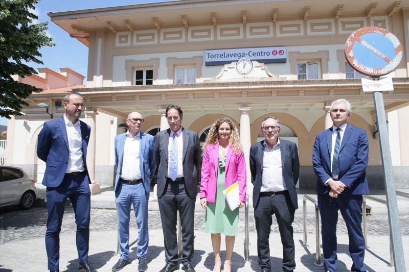 El-Gobierno-Adif-y-el-Ayuntamiento-de-Torrelavega-presentaran-el.jpeg