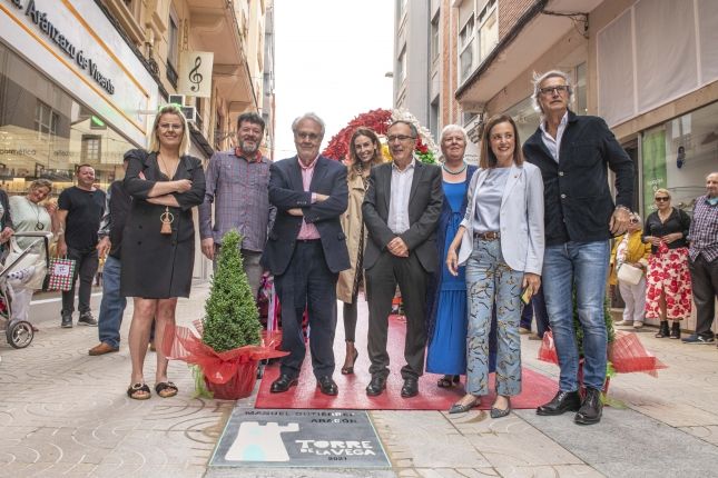 El-director-Manuel-Gutierrez-Aragon-ya-tiene-su-placa-en.jpg