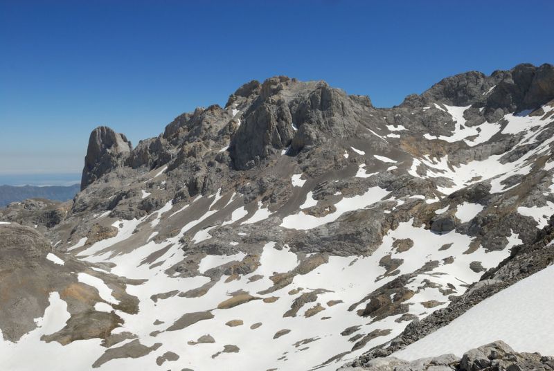 Fallece un varón de 72 años tras una caída de unos 90 metros en Picos de Europa