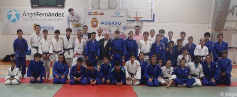 HOZ-INAUGURA-EL-I-STAGE-DE-JUDO-DE-ASTILLERO-QUE.jpg