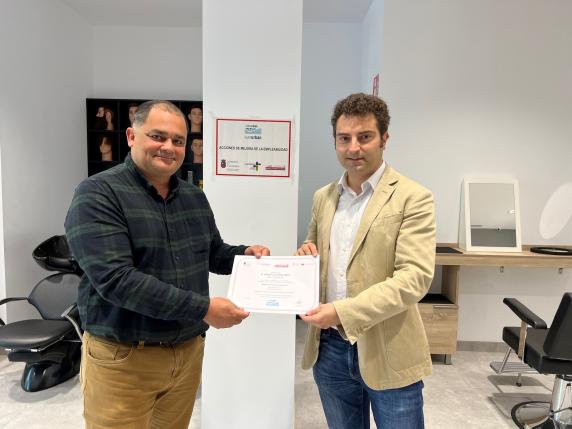 noticias/imagen-asociada/2022/06/entrega_diplomas_curso_barberia_ame_2022.jpg
