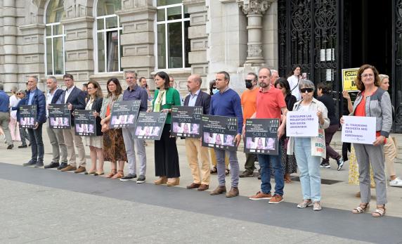 noticias/imagen-asociada/2022/06/minuto_silencio_soria.jpg