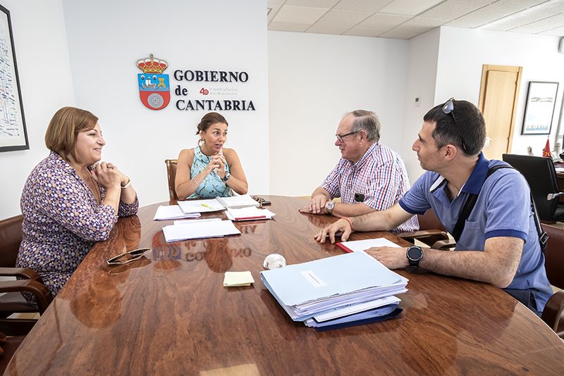 Fernandez-Viana-estudiara-vias-de-colaboracion-para-mejorar-las-instalaciones.jpeg