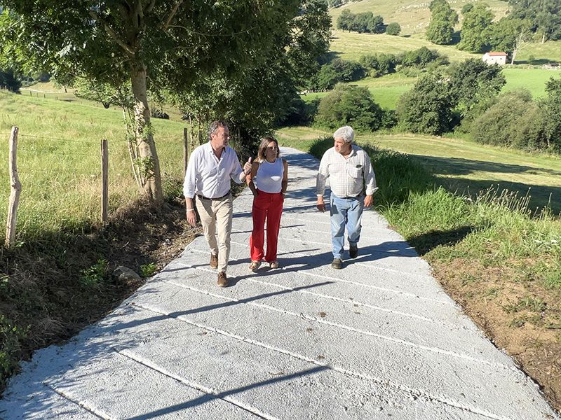 Desarrollo-Rural-acondiciona-el-camino-rural-Huerto-El-Rey-de.jpeg