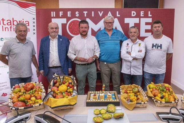 El-II-Festival-del-Tomate-de-Cantabria-reune-mas-de.jpg