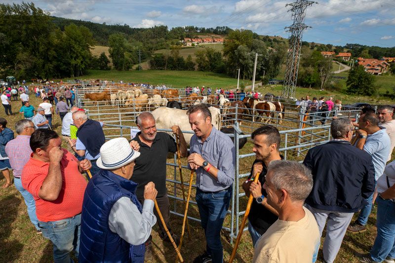 Blanco-destaca-el-esfuerzo-de-los-ganaderos-por-dinamizar-con.jpeg