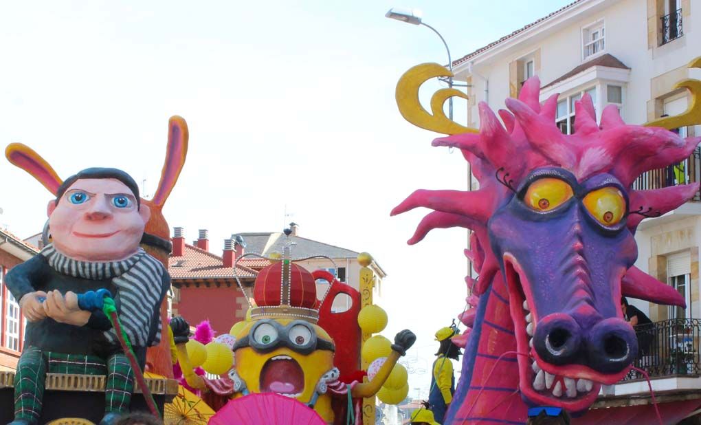 “El imperio de Bob” gana el Concurso de Carrozas de San Mateo