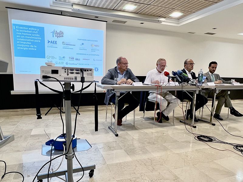 Marcano-confirma-el-compromiso-del-Gobierno-para-mejorar-el-panorama.jpeg