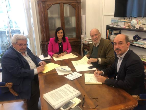 Ayuntamiento y Bomberos Voluntarios promueven la sensibilización en materia de noticias/imagen-asociada/2022/10/firma_convenio_bomberos_voluntarios_2022.jpg