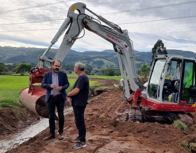 Torrelavega-comienza-la-limpieza-de-los-arroyos-del-municipio.jpg