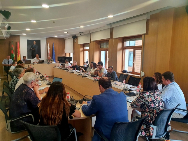 Torrelavega-destinara-250000-euros-a-ayudas-para-sufragar-gastos-de.jpg
