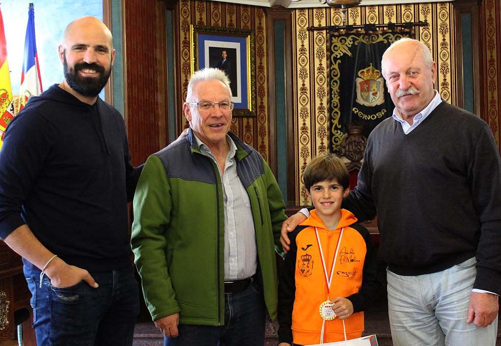 Felicitación municipal al joven atleta Pablo Vegas