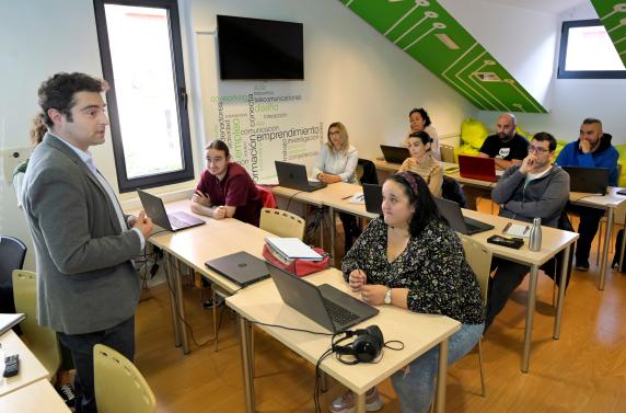 Portilla da la bienvenida a los 30 alumnos de los noticias/imagen-asociada/2022/11/bienvenida_programa_claudia.jpg
