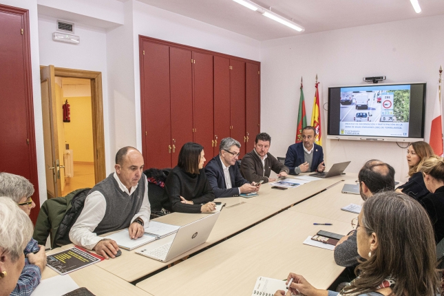 Reunion-de-la-Mesa-de-Trabajo-sobre-la-Zona-de.jpg