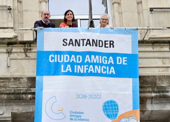 noticias/imagen-asociada/2022/11/banderola_ciudad_amiga_de_la_infancia.jpg