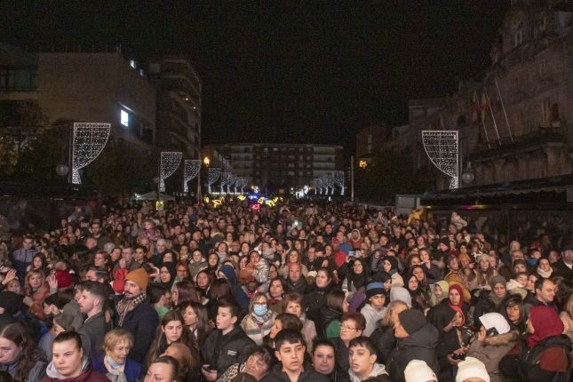 1670029663_58_La-Navidad-ya-ilumina-Torrelavega.jpg