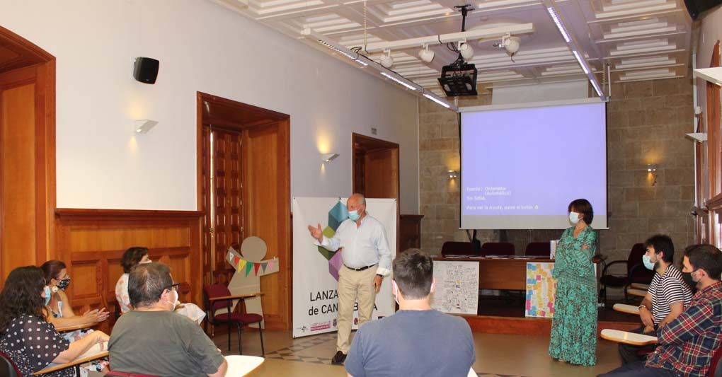 Charla informativa en La Casona sobre las Lanzaderas de Empleo