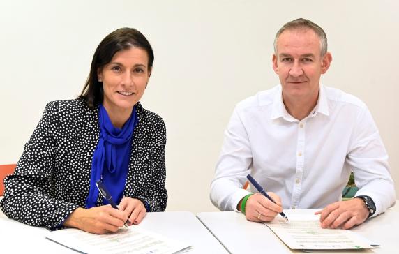 noticias/imagen-asociada/2022/12/firma_convenio_princesa_letizia_con_fundacion_racing_1.jpg