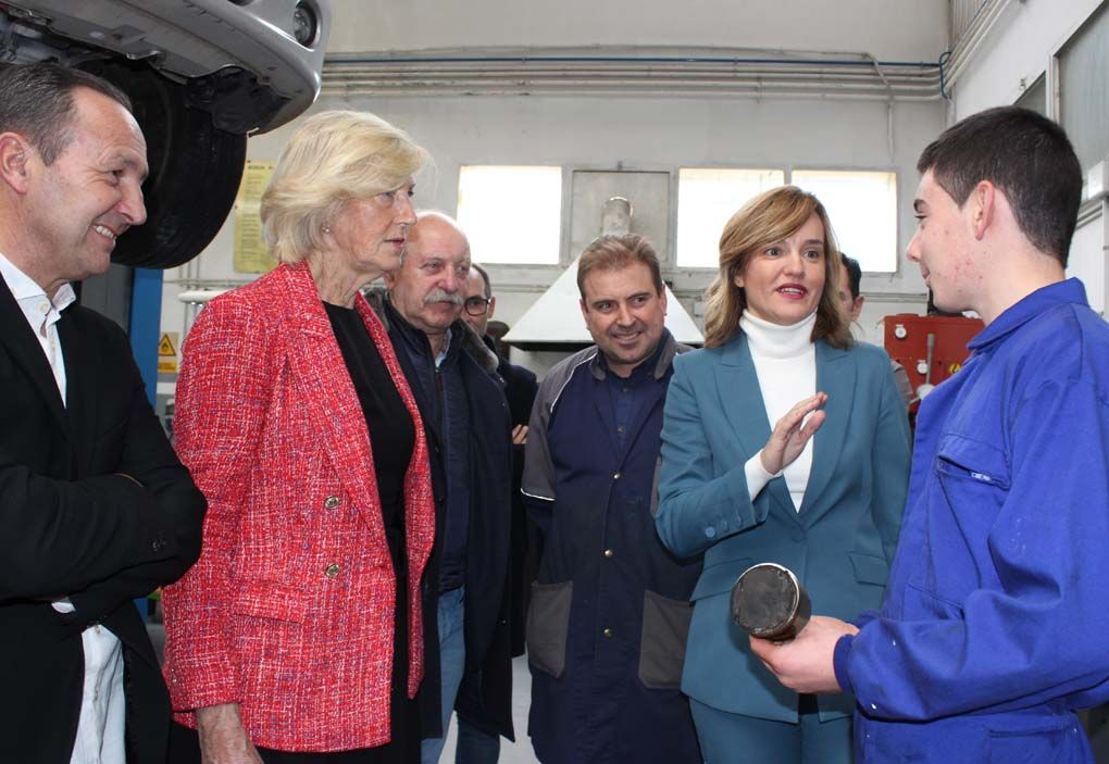 La ministra de Educación Pilar Alegría visita el I.E.S Montesclaros