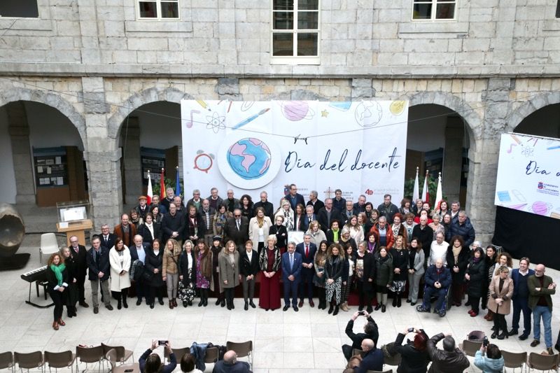 El-Gobierno-quotcree-y-apuesta-por-la-educacionquot-afirma-Revilla.jpeg