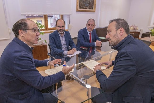 El-Matadero-de-Torrelavega-renueva-la-colaboracion-con-el-Hospital.jpg
