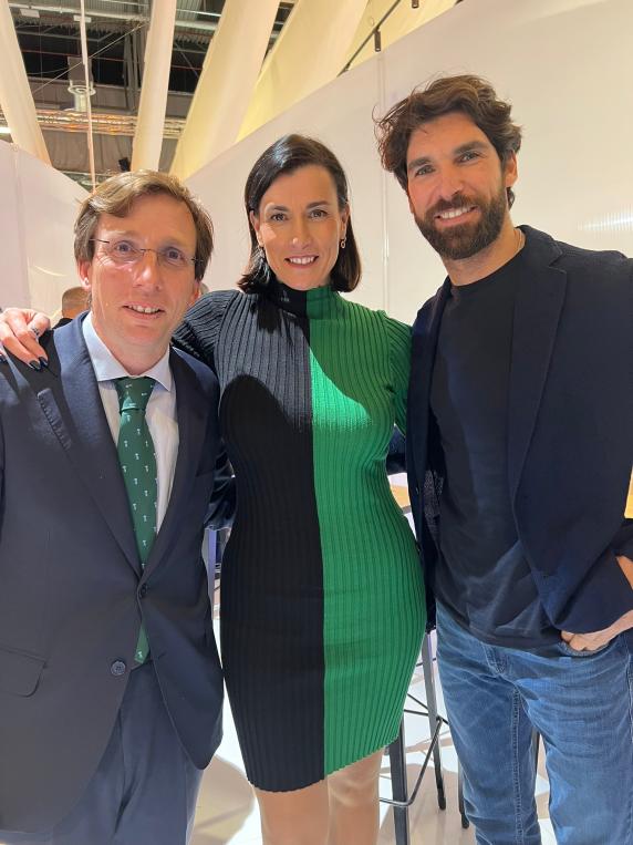 noticias/imagen-asociada/2023/01/gema_igual_en_fitur_con_cayetano_y_almeida_1.jpeg