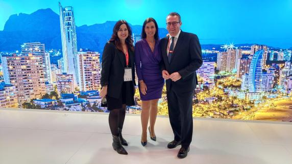 noticias/imagen-asociada/2023/01/gema_igual_miriam_diaz_y_el_alcalde_de_malaga_en_fitur.jpeg