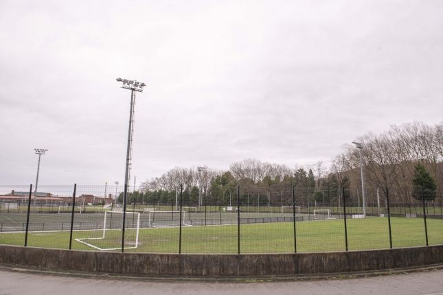 Torrelavega-instalara-gradas-en-el-campo-de-futbol-no-2.jpg