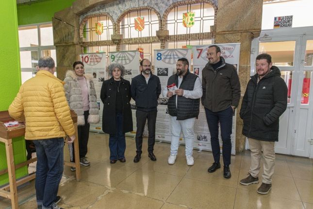 Inaugurada-la-exposicion-Historia-y-Cultura-del-Pueblo-Gitano.jpg