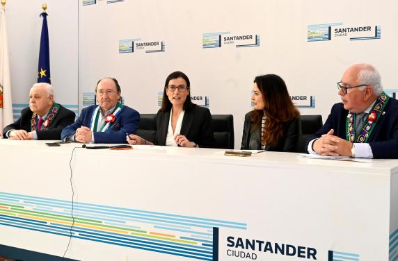 noticias/imagen-asociada/2023/04/presentacion_capitulo_2023_cofradia_del_queso_2.jpg