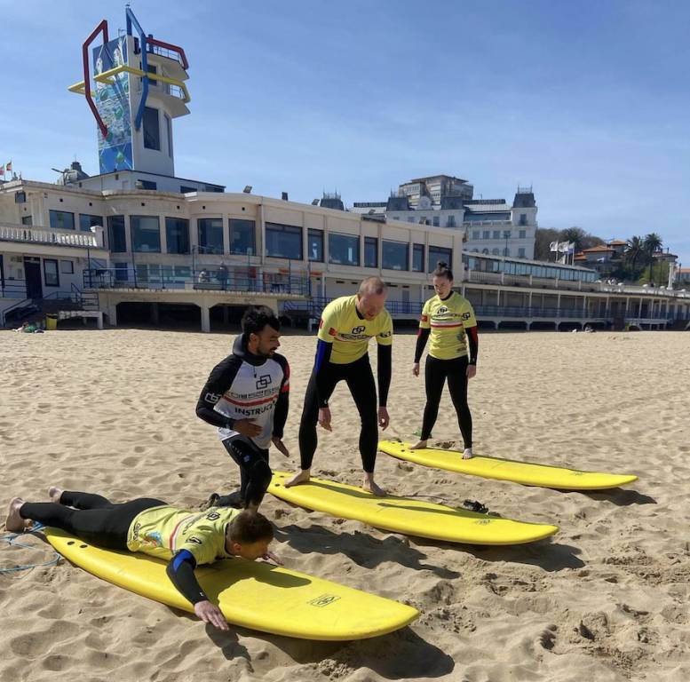 Dónde hacer cursos de Surf en Santander (Cantabria)