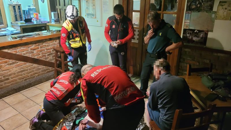 Rescatada una senderista extraviada anoche en una ruta circular de Riofrio