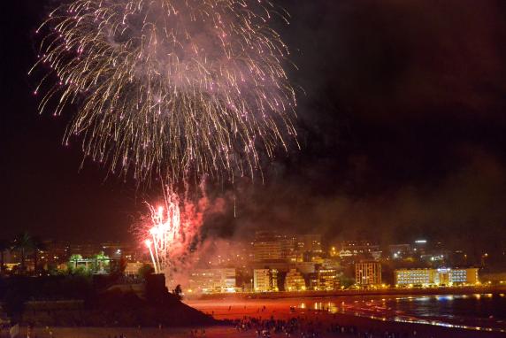 noticias/imagen-asociada/2023/07/fuegos_artificiales_semana_grande.jpg