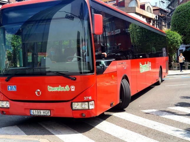 El-Torrebus-logra-en-junio-una-media-de-2107-viajeros.jpg