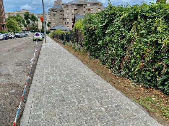 El Ayuntamiento mejora la accesibilidad peatonal y la seguridad vial noticias/imagen-asociada/2023/08/foto_acera_jose_simon_cabarga-2.jpg