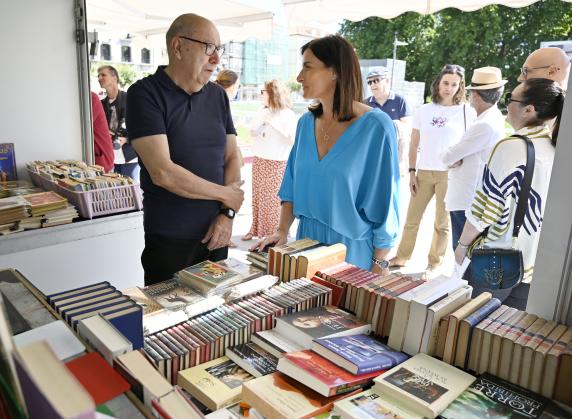 noticias/imagen-asociada/2023/08/apertura_feria_libro_viejo_2.jpeg