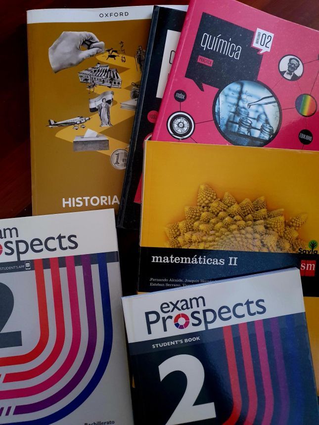 El-Ayuntamiento-concede-184-becas-para-la-compra-de-libros.jpg