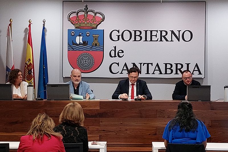 Industria-inicia-un-programa-formativo-de-actualizacion-normativa-en-materia.jpeg