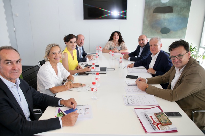 Industria-y-el-Ayuntamiento-de-Santander-impulsan-la-creacion-de.jpeg