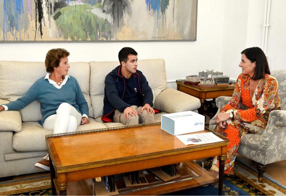 noticias/imagen-asociada/2023/10/recepcion_campeon_mundo_y_europa_cross_y_campo_a_traves_1.jpg