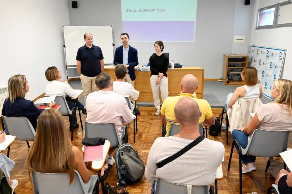 noticias/imagen-asociada/2023/10/inicio_cursos_hablando_espanol_1.jpg